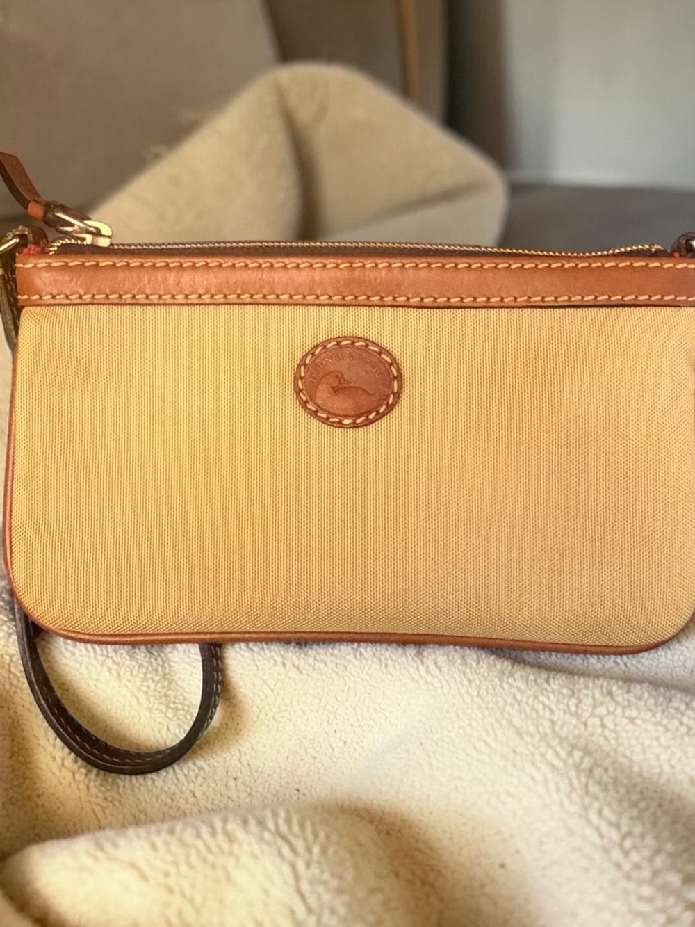 👜 Dooney & Bourke Canvas Wristlet with Leather Trim – Tan 🤎✨